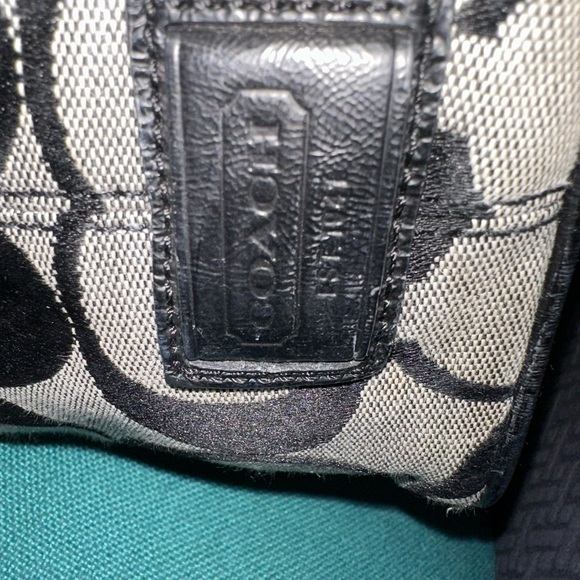 Coach Black Gray Signature Logo Canvas Kiss-lock Handbag Shoulder Bag - Picture 3 of 15
